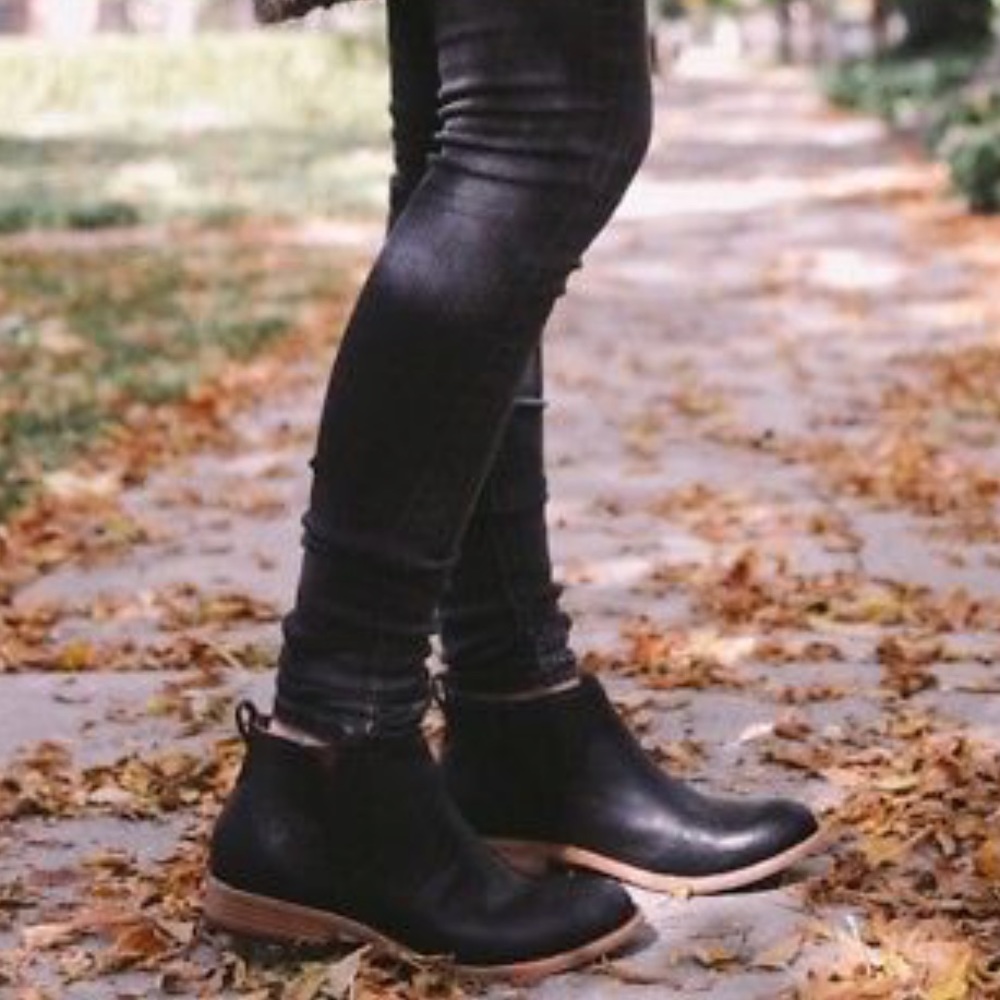 Benson Genuine Distressed Leather Chelsea Boots - Picture 3 of 7